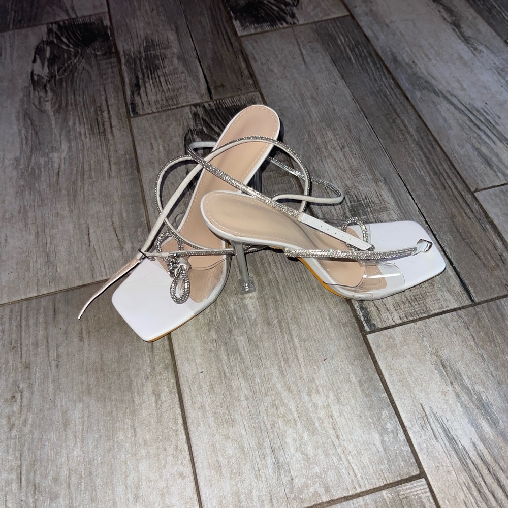 Super cute and elegant heels. - Picture 3 of 5